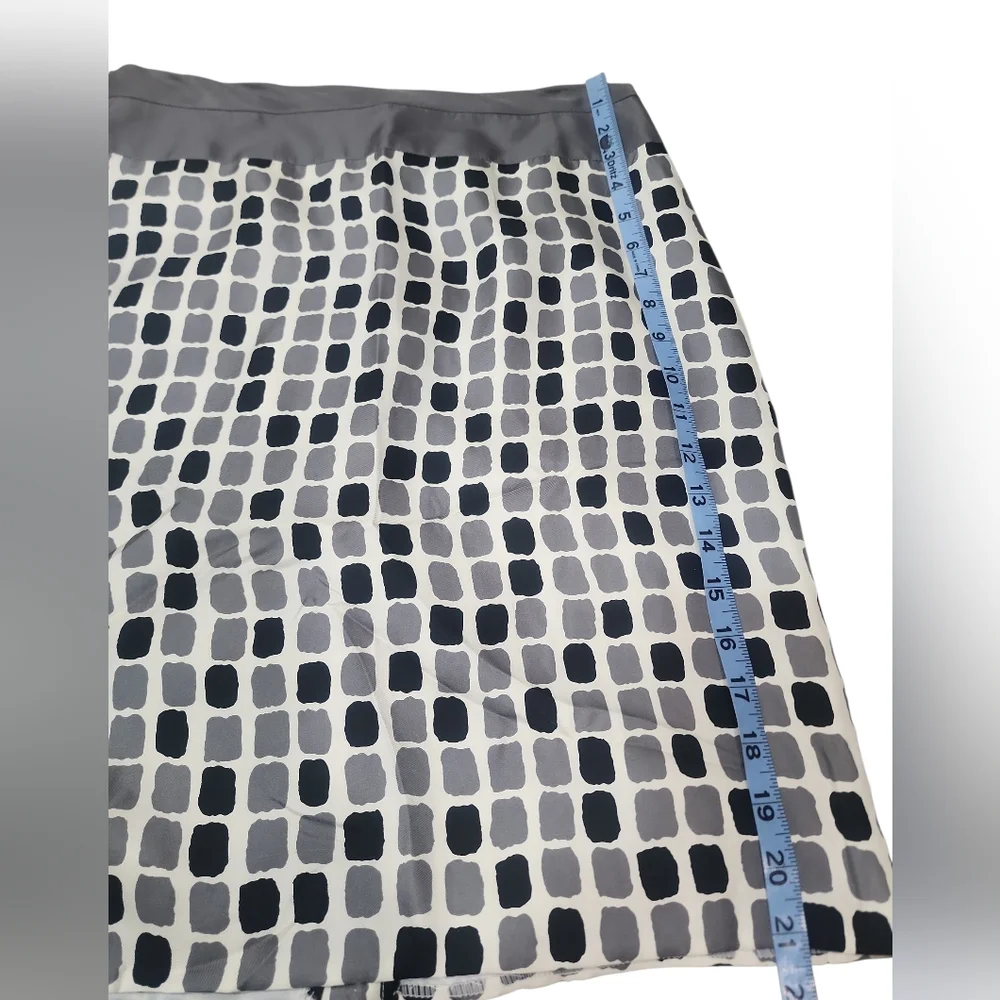 Anthropologie Yoana Baraschi 100% Silk Black and Gray Skirt. 4 - Picture 4 of 10